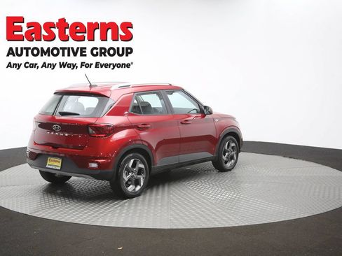Used 2024 Hyundai Venue SEL FWD image 42