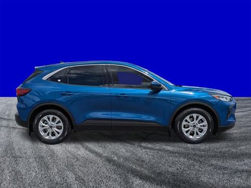 Certified 2023 Ford Escape Active w/ Tech Pack #2 FWD image 3
