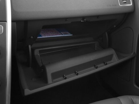 Used 2016 Volvo XC60 T6 Platinum image 16