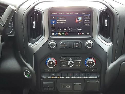 Used 2021 Chevrolet Silverado 1500 LT Trail Boss w/ Convenience Package II AWD/4WD image 16