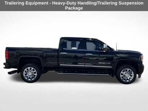 Used 2018 GMC Sierra 2500 Denali image 10