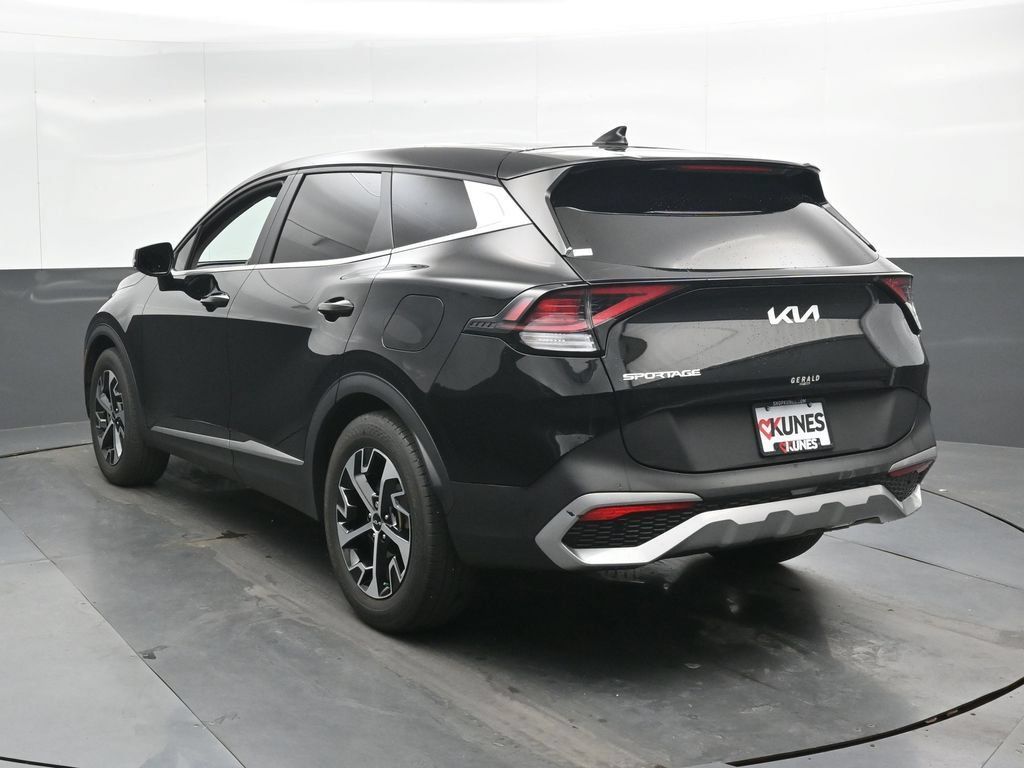 Used 2023 Kia Sportage EX FWD image 9
