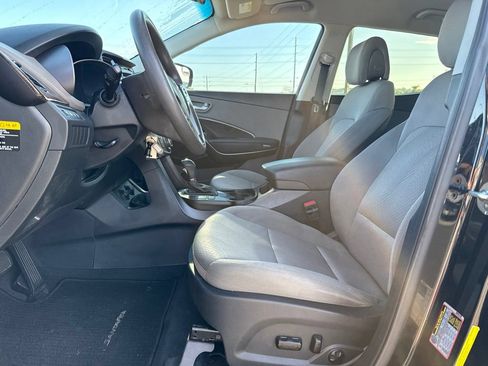 Used 2017 Hyundai Santa Fe Sport FWD image 6