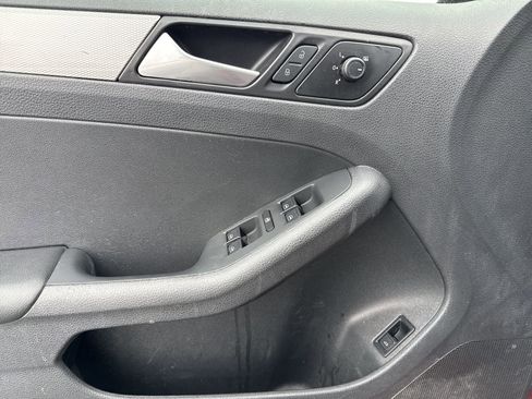 Used 2016 Volkswagen Jetta SE image 13