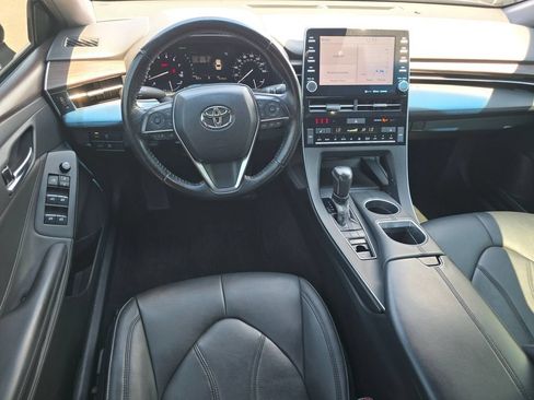 Used 2019 Toyota Avalon XLE w/ Moonroof Package FWD image 4