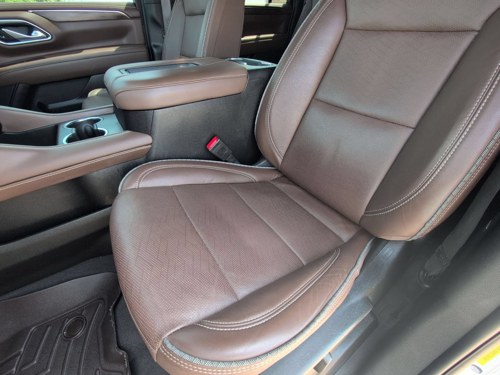 Used 2024 Chevrolet Suburban High Country AWD/4WD image 24