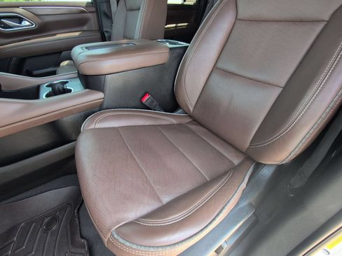 Used 2024 Chevrolet Suburban High Country AWD/4WD image 24