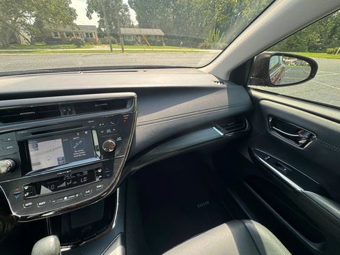 Used 2018 Toyota Avalon Touring FWD image 24