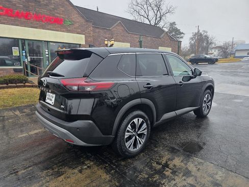 Used 2021 Nissan Rogue SV image 6