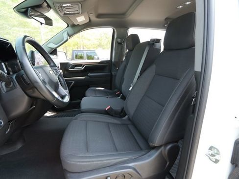 Used 2025 Chevrolet Silverado 1500 LT image 24