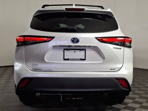 Used 2022 Toyota Highlander XLE AWD/4WD image 8