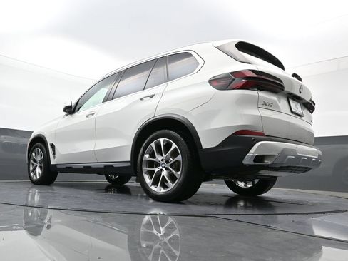 New 2025 BMW X5 xDrive40i w/ Parking Assistance Package image 30