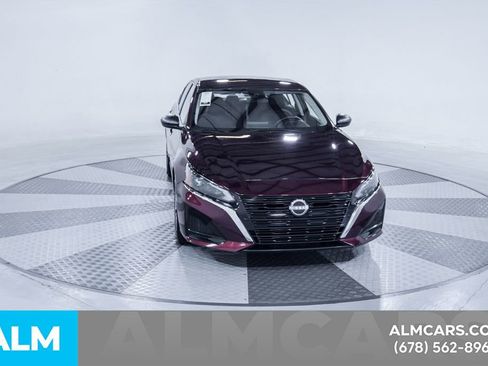 Used 2025 Nissan Altima 2.5 SV FWD image 15