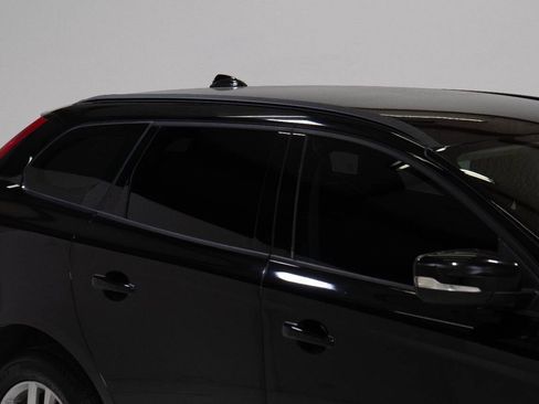 Used 2017 Volvo XC60 T5 w/ Tailgate Package image 11