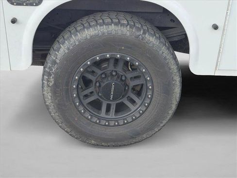 Used 2015 Ford F250 XL w/ Power Equipment Group AWD/4WD image 7