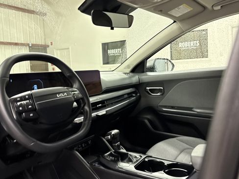 Used 2025 Kia K4 EX image 6