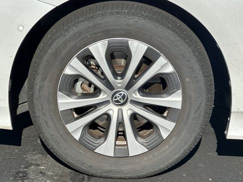 Used 2022 Toyota Prius Prime Limited image 43