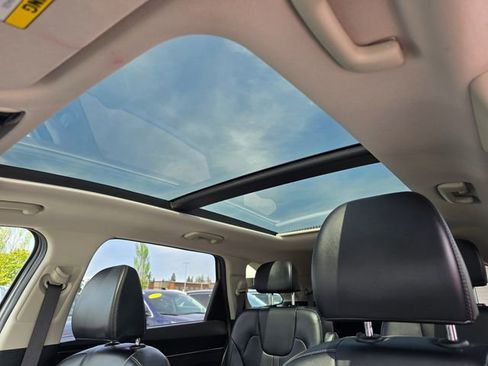 Certified 2025 Kia Sorento EX AWD/4WD image 26