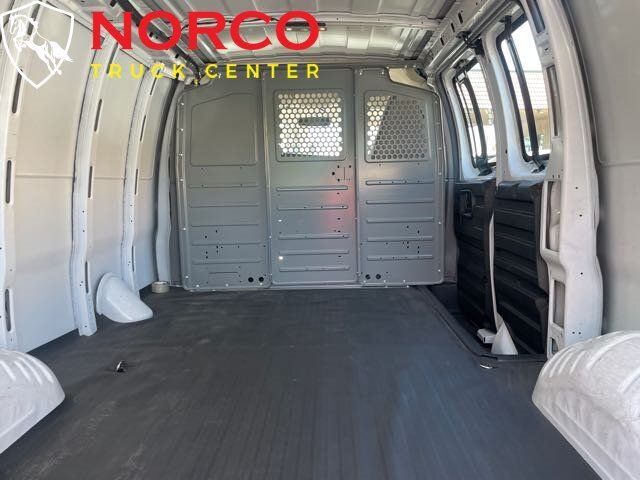 Used 2019 Chevrolet Express 2500 w/ Driver Convenience Package RWD image 24