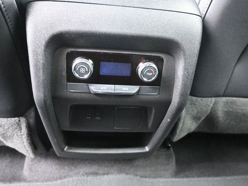 Certified 2025 Chevrolet Traverse LT image 13