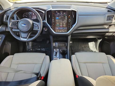 Used 2025 Subaru Ascent Premium image 16