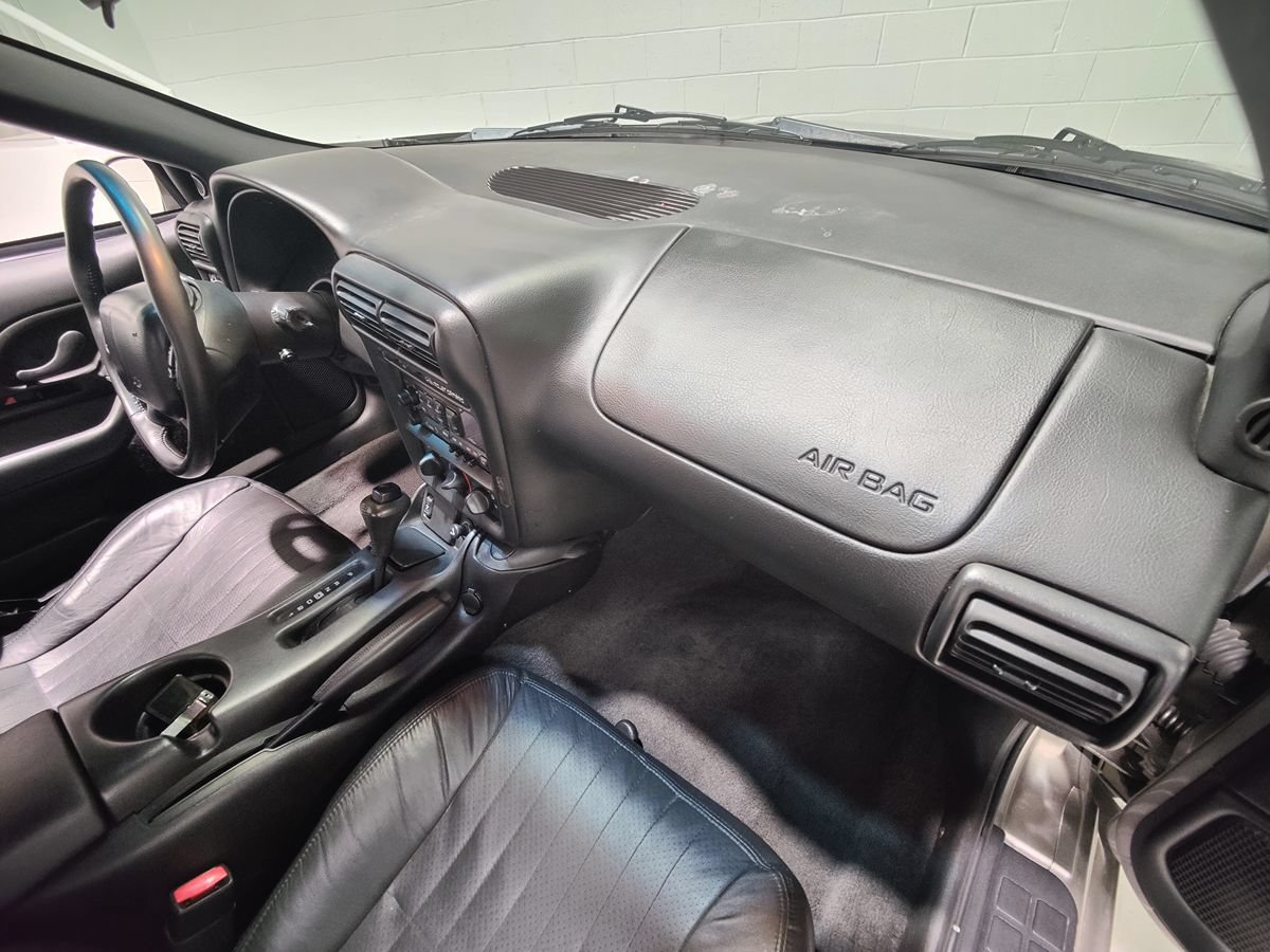 Used 2002 Chevrolet Camaro Z28 RWD image 15