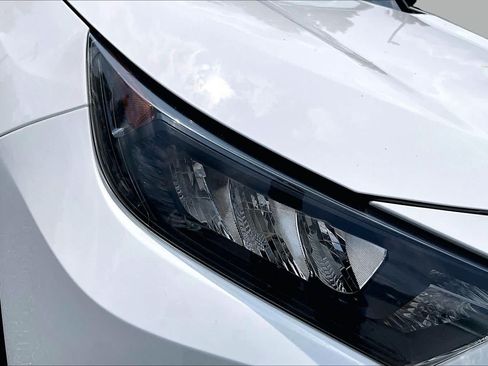 Used 2022 Toyota RAV4 LE AWD/4WD image 27