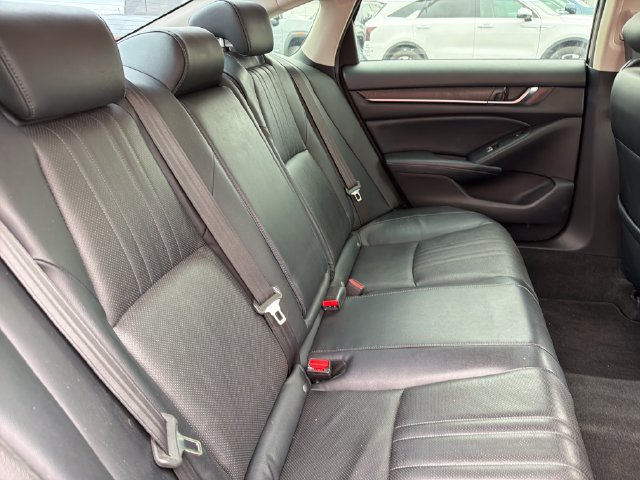 Used 2018 Honda Accord Touring image 29