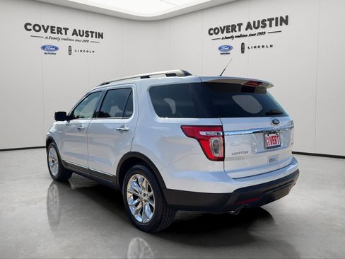 Used 2015 Ford Explorer Limited w/ Equipment Group 302A FWD image 3