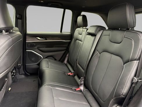 New 2026 Jeep Grand Cherokee Limited AWD/4WD image 14