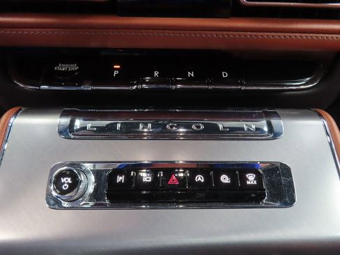 Used 2025 Lincoln Aviator Reserve w/ Equipment Group 201A AWD/4WD image 56