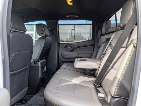 Used 2025 Chevrolet Colorado ZR2 w/ Technology Package image 20