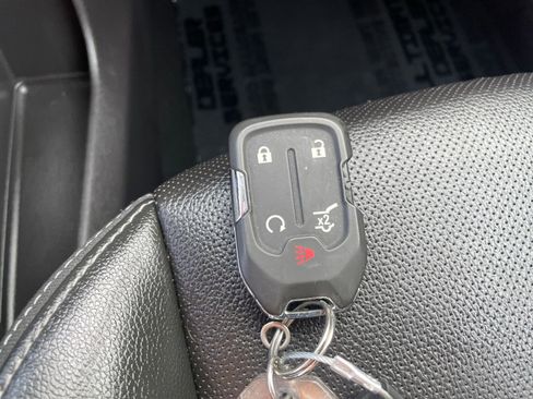 Used 2024 GMC Terrain SLT image 28