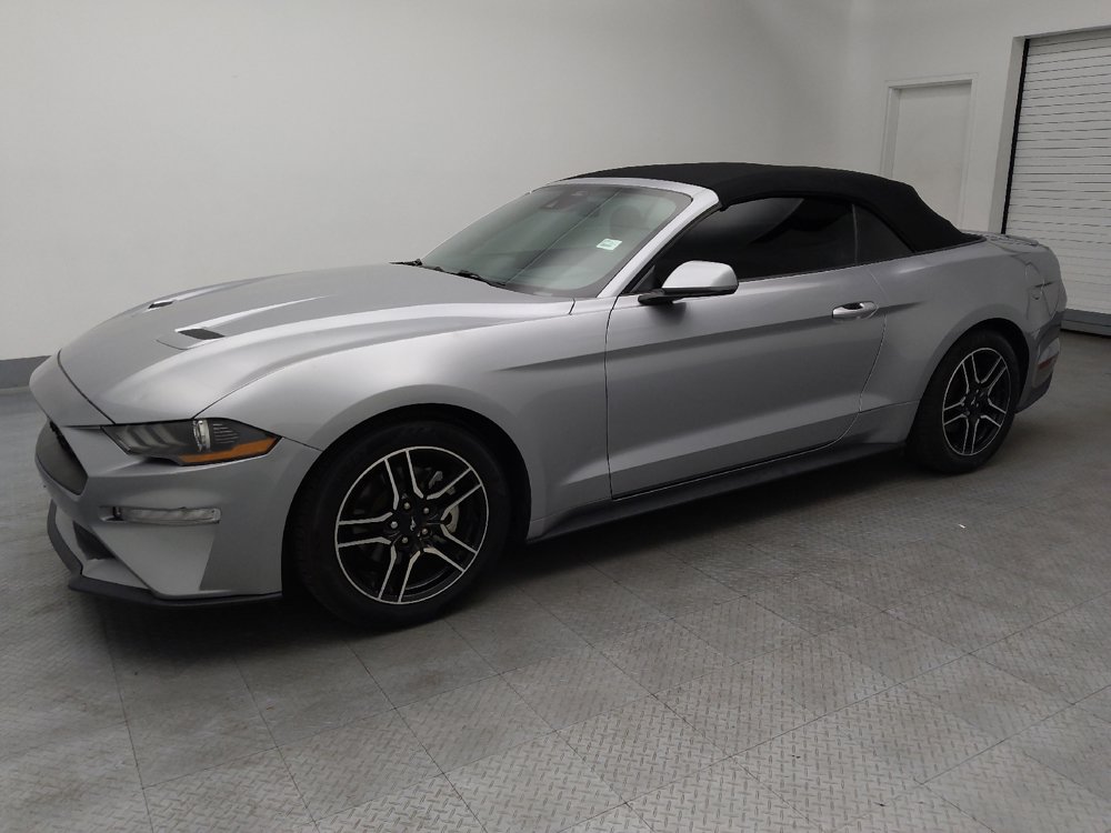 Used 2022 Ford Mustang Premium RWD image 2
