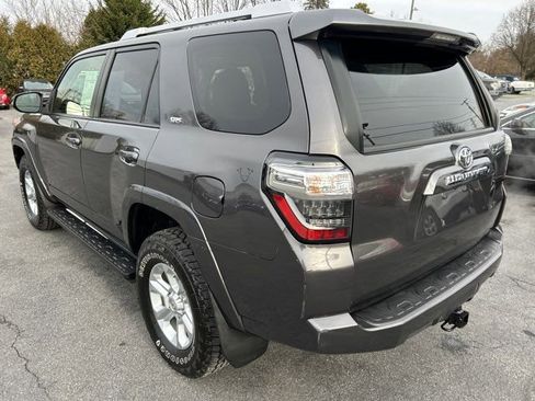 Used 2018 Toyota 4Runner SR5 Premium image 10