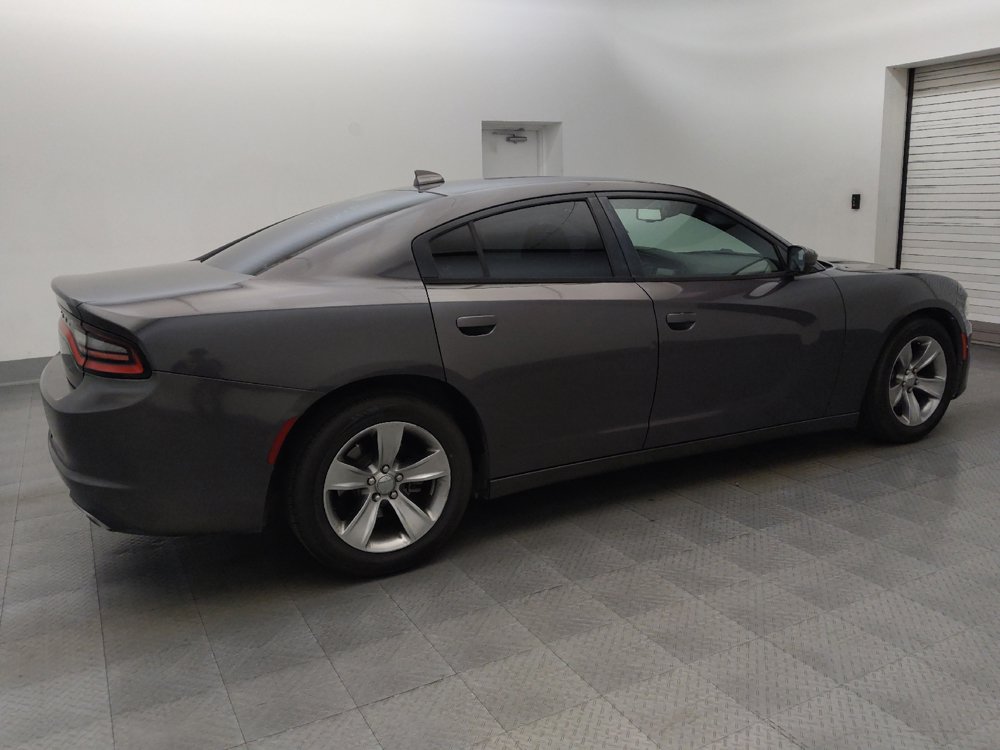 Used 2016 Dodge Charger SXT RWD image 10