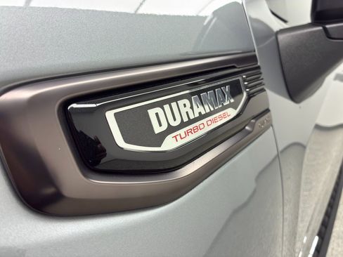 Used 2025 GMC Sierra 1500 AT4X image 18