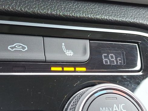 Certified 2023 Volkswagen Atlas SE image 28