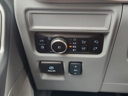 Used 2025 Ford F150 Lariat w/ Equipment Group 501A Mid image 25