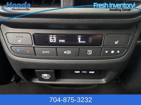 Used 2025 Honda Pilot Elite image 58