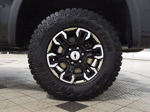 Used 2024 Chevrolet Silverado 1500 ZR2 image 28