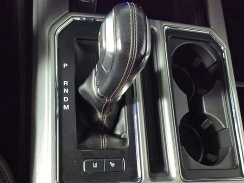 Used 2019 Ford F150 Platinum w/ Equipment Group 701A Luxury AWD/4WD image 22