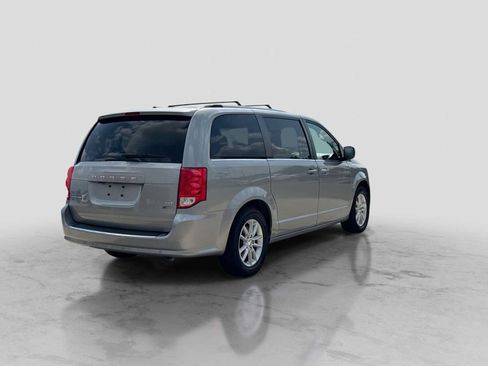 Used 2019 Dodge Grand Caravan SXT w/ Rear Park Assist Package FWD image 6