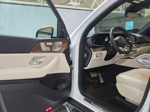New 2026 Mercedes-Benz GLS 580 4MATIC image 20