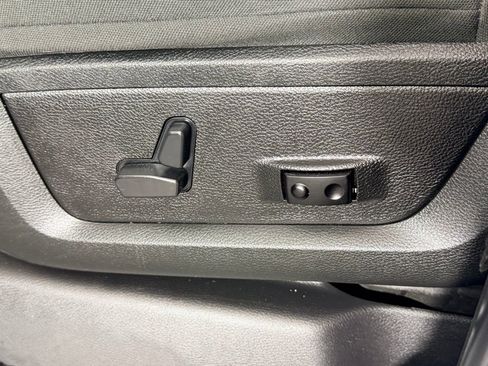 Used 2023 RAM 2500 Big Horn w/ Level 1 Equipment Group image 26