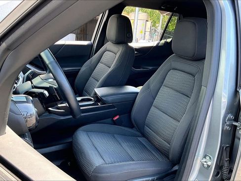 Used 2025 Chevrolet Equinox LT AWD/4WD image 19
