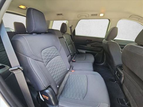 Used 2025 Nissan Pathfinder SV FWD image 17