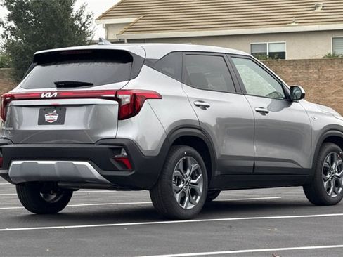 New 2026 Kia Seltos LX image 5