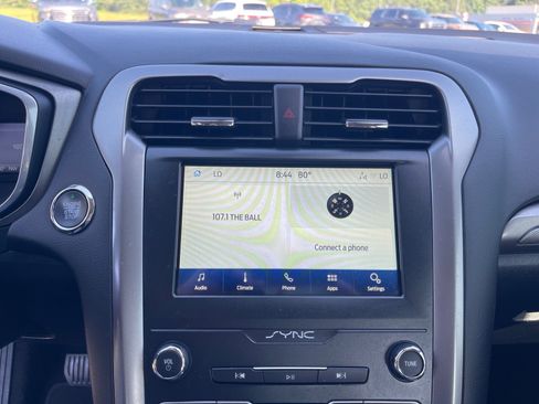 Used 2020 Ford Fusion SE FWD image 5