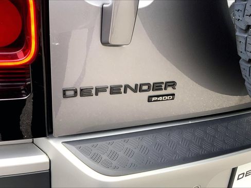 Certified 2023 Land Rover Defender 110 SE AWD/4WD image 9